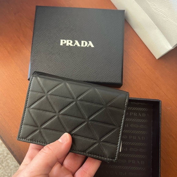 Prada Wallet - Picture 6 of 7